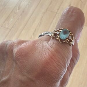 Elegant Gold and Blue Gemstone Ring